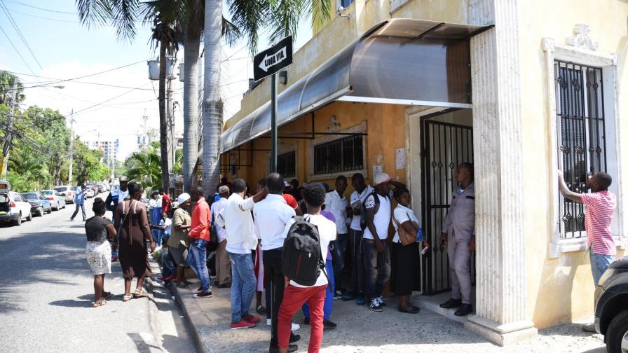 Programa de Identificación continúa la entrega pasaportes en embajada Haití Programa de Identificación continúa la entrega pasaportes en embajada Haití