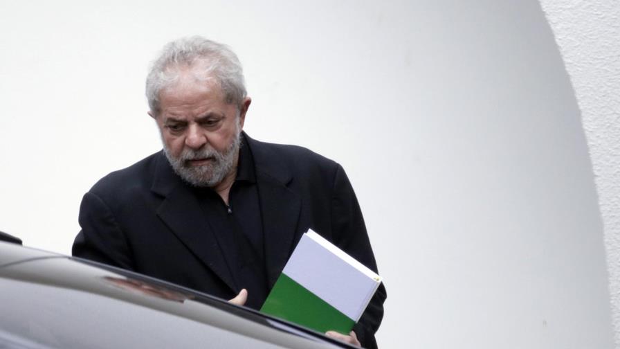Exdirector de Petrobras dice Lula sabía de los sobornos
