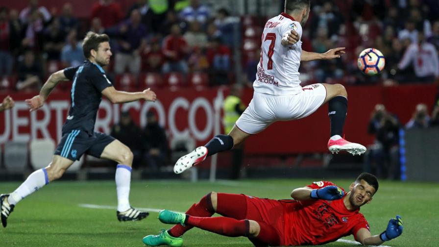 La Real Sociedad empata ante el Sevilla con gol de Carlos Vela