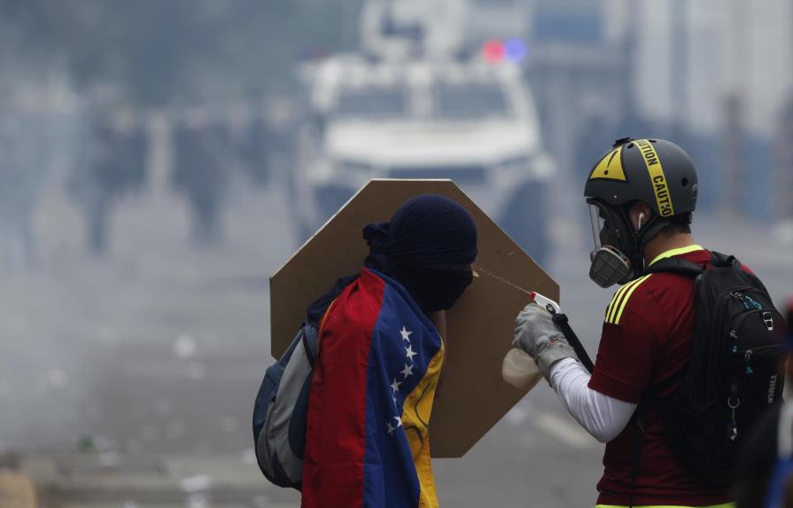 Violencia recrudece en Venezuela con protestas y saqueos