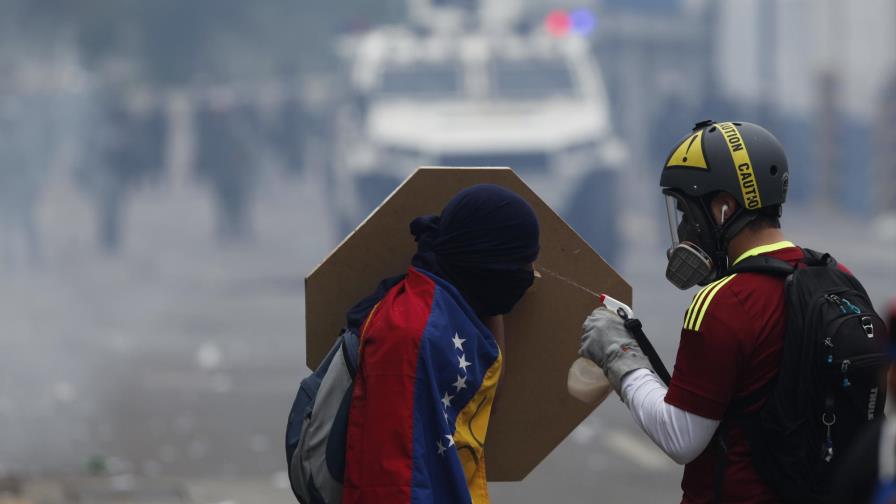 Violencia recrudece en Venezuela con protestas y saqueos