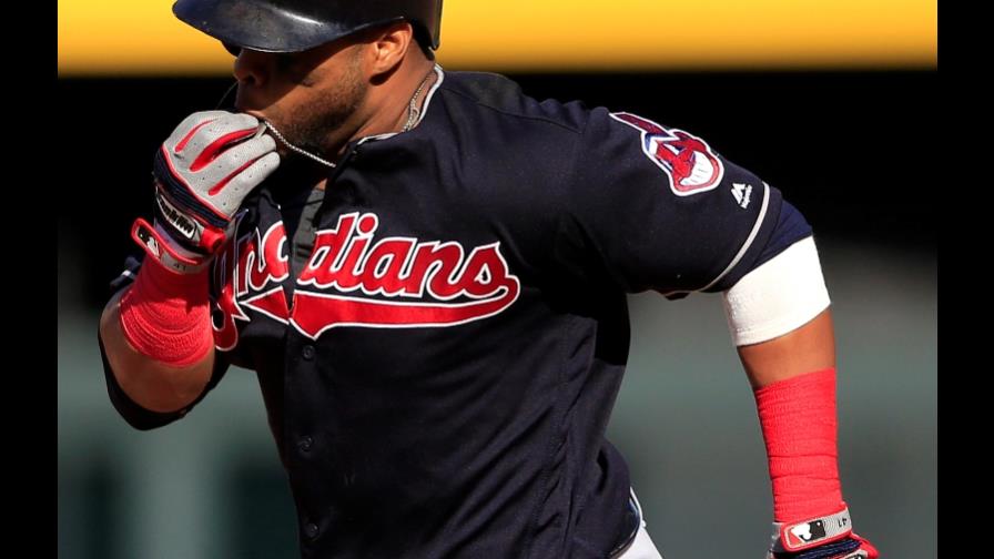 Carlos Santana pegó jonrón en triunfo de Cleveland