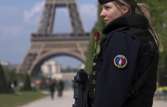 Una Francia tensa elige presidente en segunda vuelta y decide el futuro de Europa Una Francia tensa elige presidente en segunda vuelta y decide el futuro de Europa