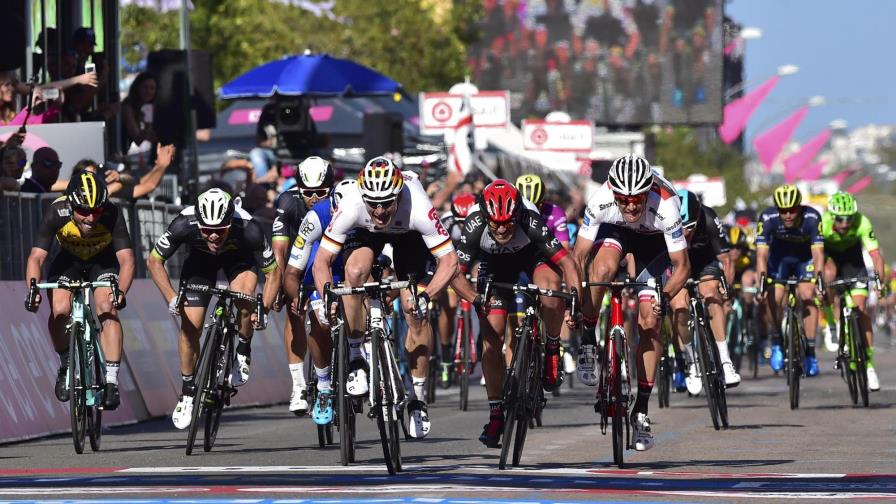 Colombiano Fernando Gaviria gana 3ra etapa del Giro 