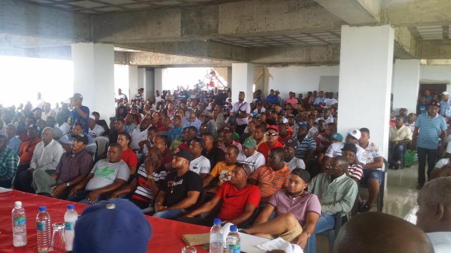 Patanistas de Boca Chica desafían al CONEP