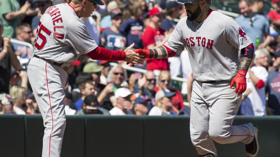 Los Medias Rojas quitan el invicto a Ervin Santana con cuatro jonrones