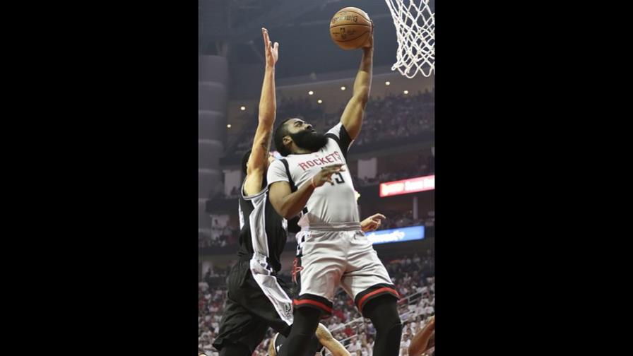 Rockets ganan a Spurs y empatan la serie Rockets ganan a Spurs y empatan la serie