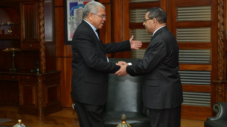 Presidente del Poder Judicial se reúne con arzobispo Francisco Ozoria