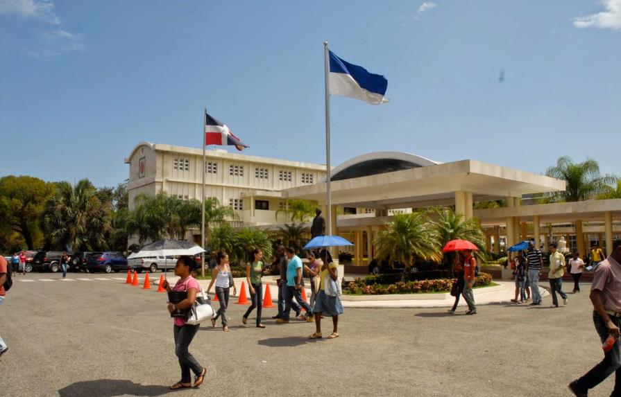 La Universidad Autónoma de Santo Domingo inicia feria de pasantías
UASD inicia feria de pasantías