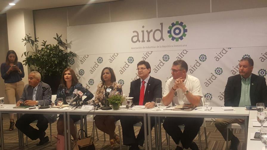 Pro Consumidor apelará a sanciones penales por venta de leche a granel