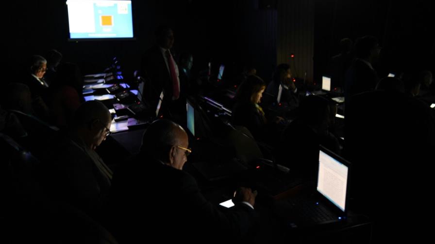 Suspenden sesión en Cámara de Diputados por apagón