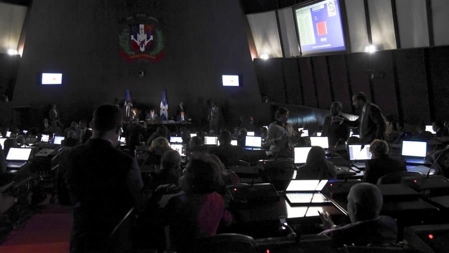 Un apagón de 32 minutos afectó las labores del Congreso Nacional