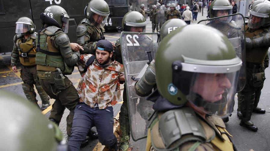 Estudiantes chilenos que exigen la condonación de la deuda universitaria