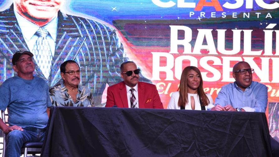 Rosendo, feliz      de celebrar sus 30 años de puro son