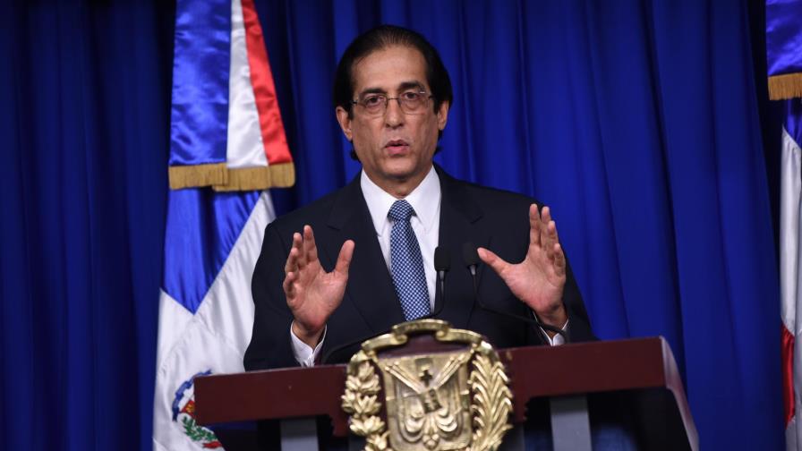 Ministro de la Presidencia se reúne con operadores del sector transporte