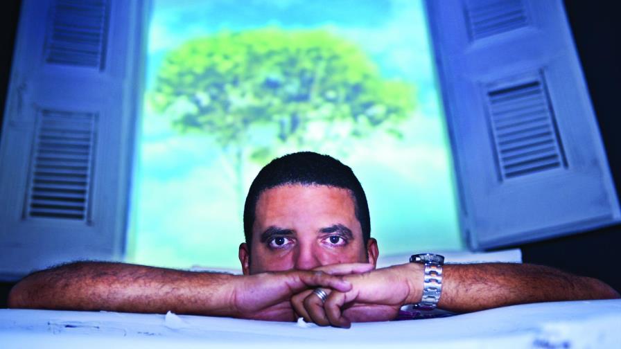 Artista dominicano Raúl Morilla presentará en París “La procesión va por dentro Artista dominicano Raúl Morilla presentará en París “La procesión va por dentro