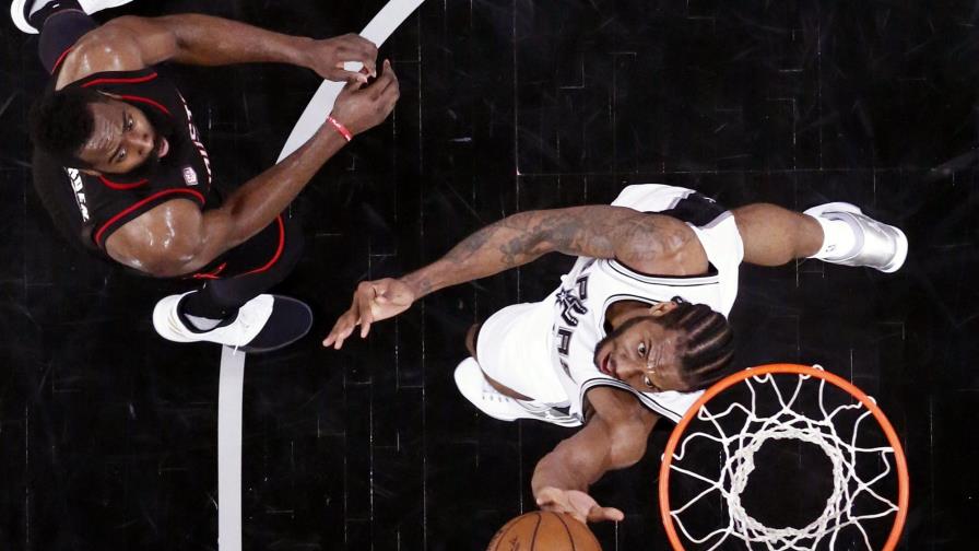 Kawhi Leonard espera jugar con los Spurs partido crucial ante los Rockets