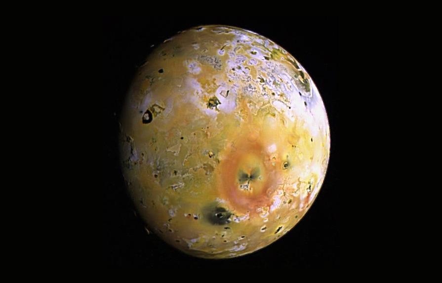 Observan olas de lava en el volcán más grande de la luna Io, en Júpiter