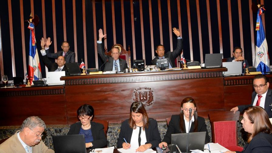 Senado ratifica como embajadores a Soto Jiménez, Rodríguez Huertas y Luis Arias