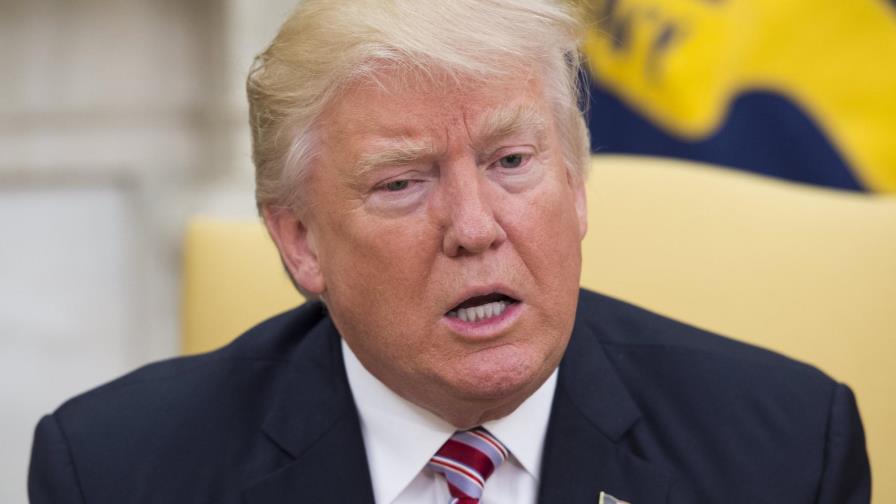 Trump se defiende tras despido del jefe del FBI