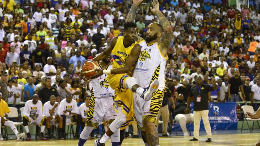  Ramos coloca al Barias al frente de la final baloncesto distrital