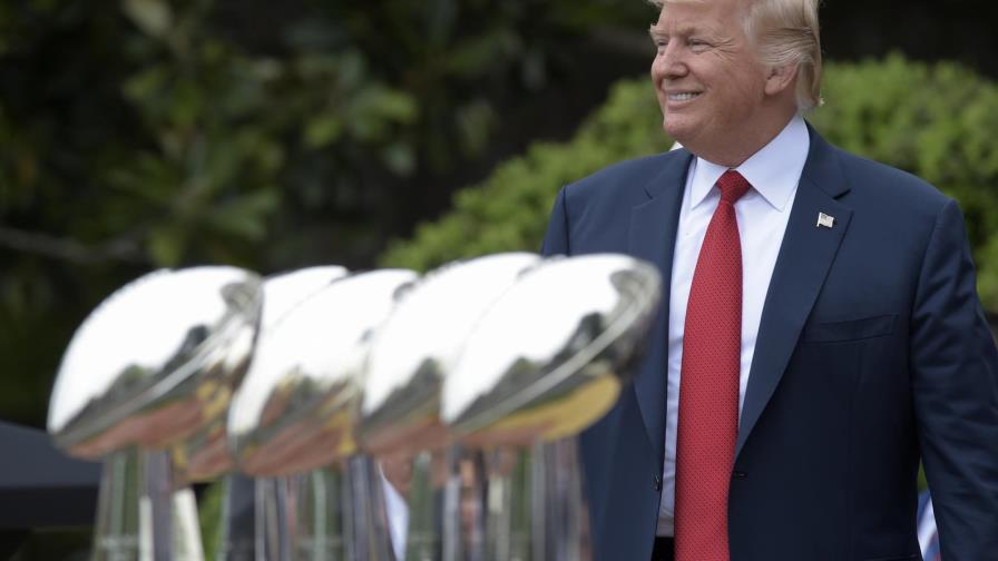 Donald Trump contrata firma legal para que le ayuden a defenderse de acusaciones de vínculos con Rusia Donald Trump contrata firma legal para que le ayuden a defenderse de acusaciones de vínculos con Rusia