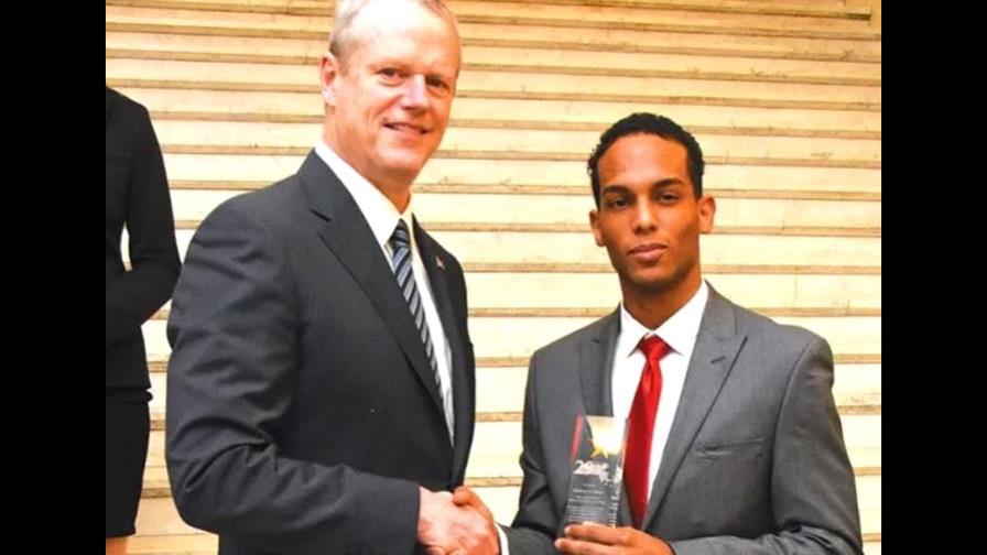 Estudiante dominicano es reconocido por el gobernador de Massachusetts 