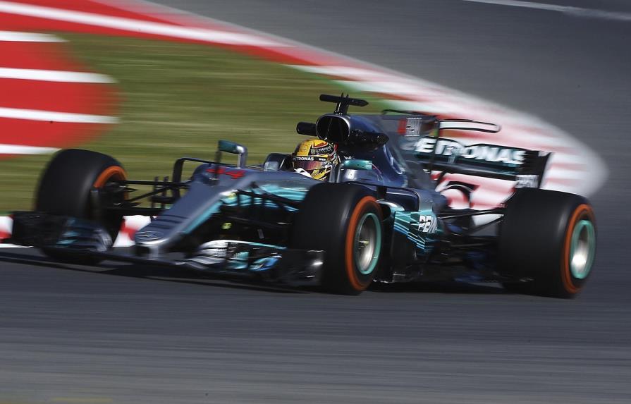 Lewis Hamilton vuelve a ser el más rápido en la tarde en Montmeló