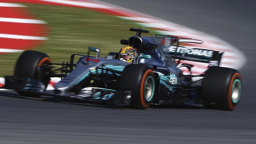 Lewis Hamilton vuelve a ser el más rápido en la tarde en Montmeló