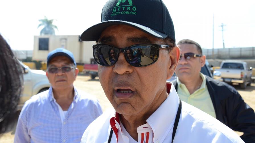 Danilo Medina quita a Diandino de la Opret Danilo Medina quita a Diandino de la Opret