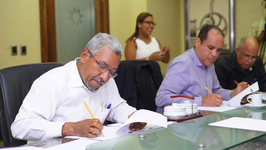 Universitarios presentan proyectos en busca de soluciones a la problemática del zapote