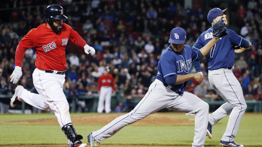 Colomé salva en apretado duelo contra los Medias Rojas