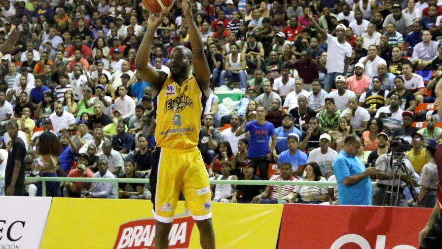 Ramos y Maye colocan al Barias a un triunfo del campeonato distrital