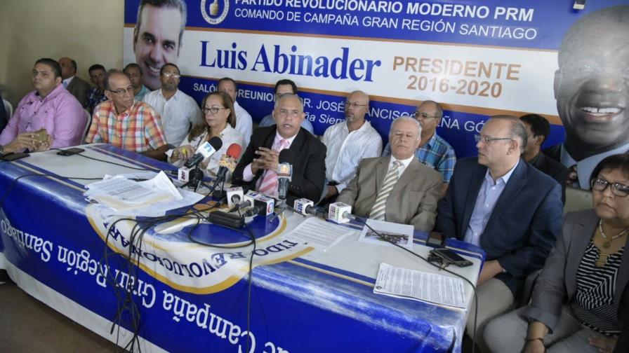 Regidor del PRM anuncia sometimiento alcalde Abel Martínez por difamación