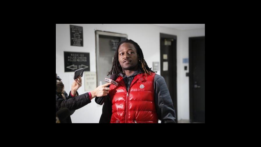 Jugador de la NFL se declara culpable de agresión 