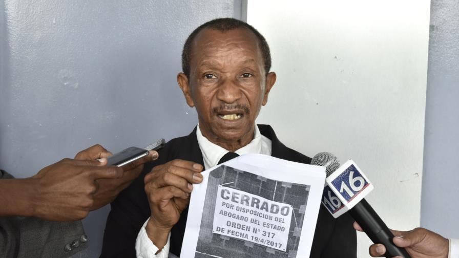 Abogado se querella contra el comandante de la Policía en Boca Chica 