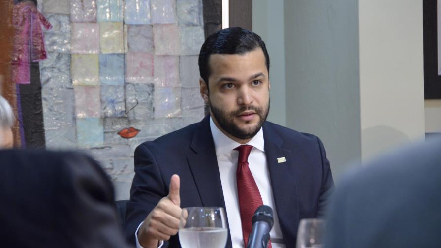 Rafael Paz va de “teoría a la acción”; presidente Medina trae figuras externas