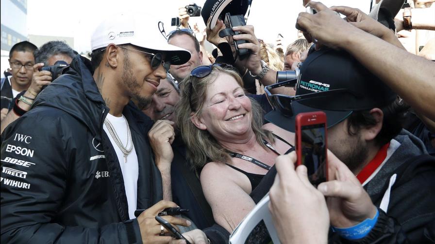 Hamilton no tomó agua para hacer el carro más liviano en España