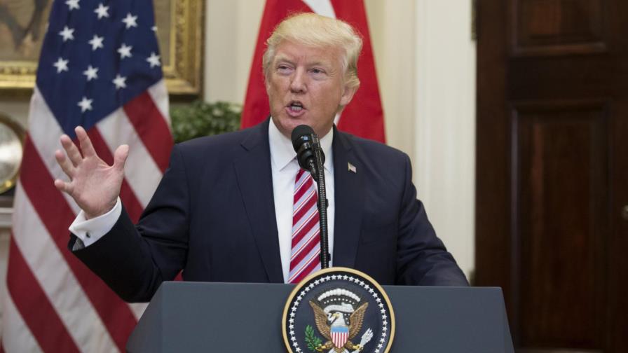 Congreso de EE.UU. solicita al FBI todos los documentos de Comey sobre Trump