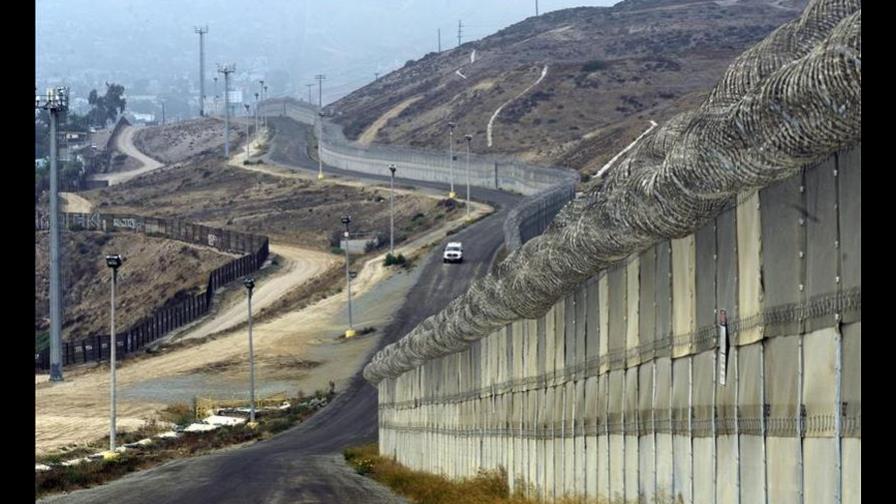 Advierten de “impacto desastroso” en 93 especies por muro entre EE.UU y México Advierten de “impacto desastroso” en 93 especies por muro entre EE.UU y México