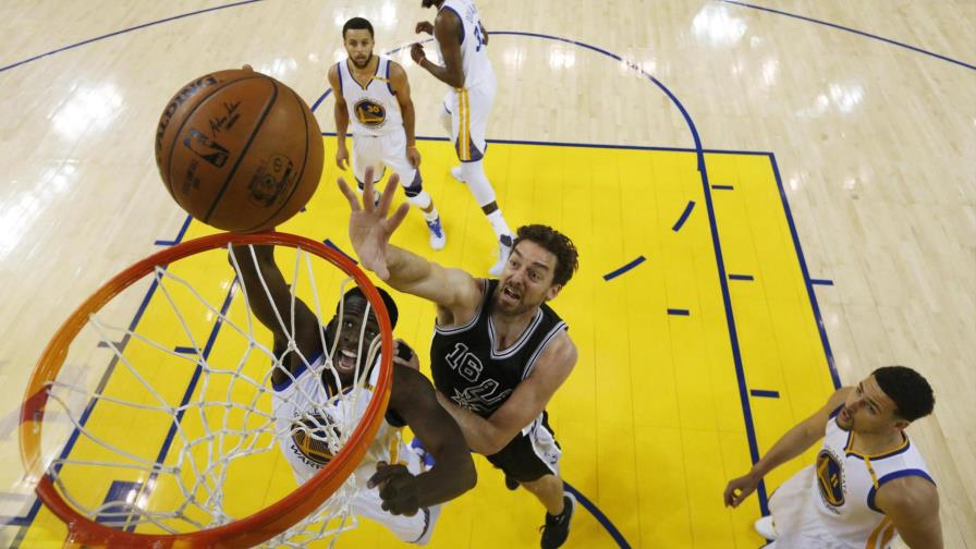 Los Warriors dan ante los Spurs otro paso con vistas a la gran final de NBA
