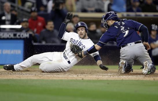 Eduardo Núñez de 3-1, un jonrón y Gigantes ganan a los Dodgers 2-1