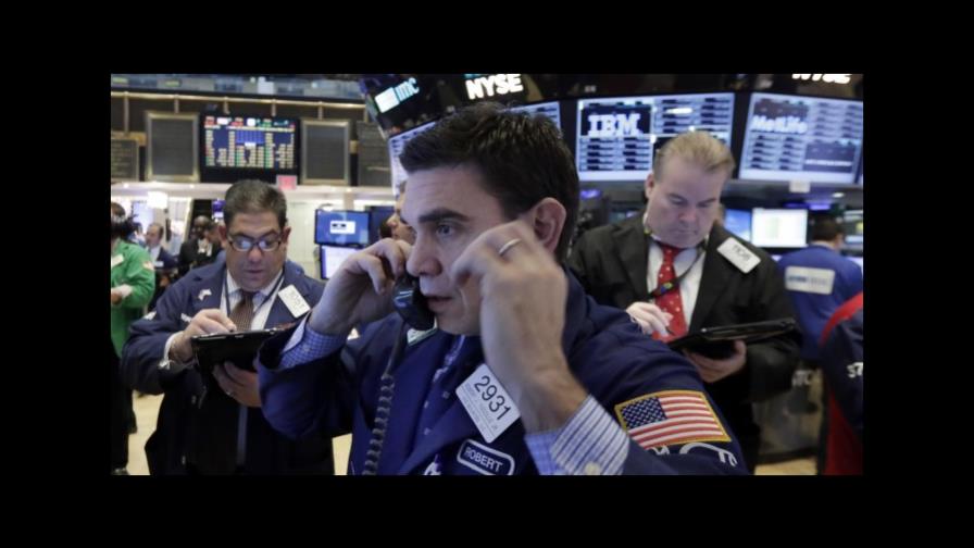 Wall Street abre con fuertes pérdidas y el Dow Jones cae un 1.07%