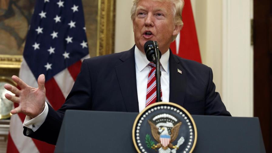 Senado de Estados Unidos invita a exdirector del FBI a testificar luego memorando de conversación con Donald Trump Senado de Estados Unidos invita a exdirector del FBI a testificar luego memorando de conversación con Donald Trump