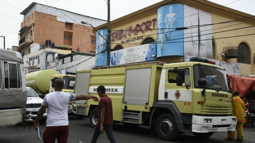 Incendio afecta una tienda “china” en la avenida Duarte Incendio afecta una tienda “china” en la avenida Duarte