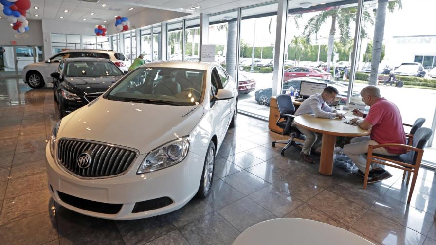 Estadounidenses tienen deudas récord, superan marca de 2008 