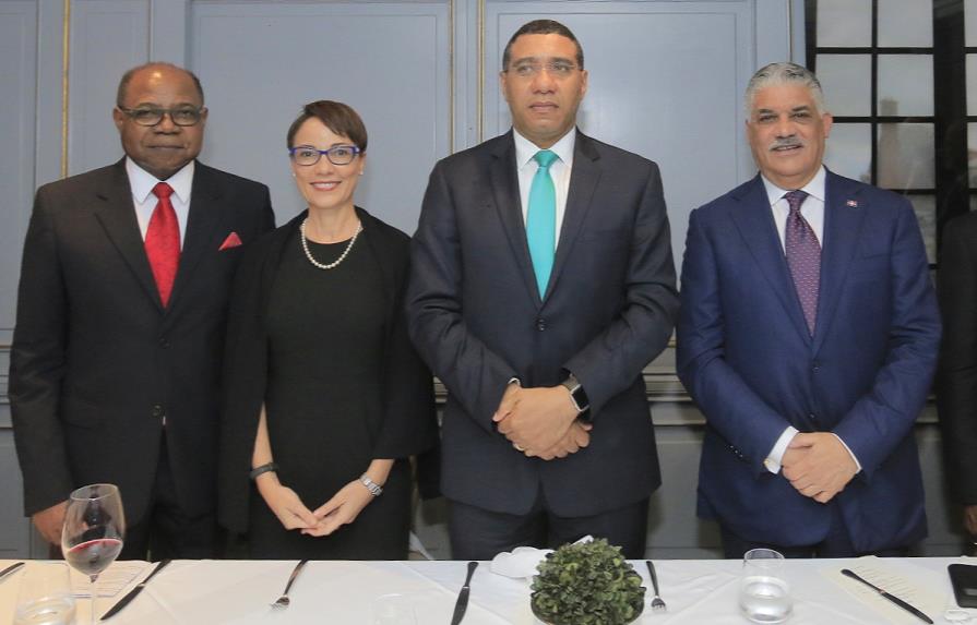 Canciller Miguel Vargas agasaja Primer Ministro de Jamaica y grupo de empresarios dominicanos