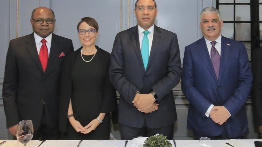 Canciller Miguel Vargas agasaja Primer Ministro de Jamaica y grupo de empresarios dominicanos Canciller Miguel Vargas agasaja Primer Ministro de Jamaica y grupo de empresarios dominicanos