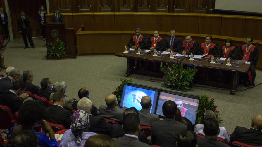 Tesoro de EE.UU. congela bienes de ocho jueces del máximo tribunal de Venezuela 