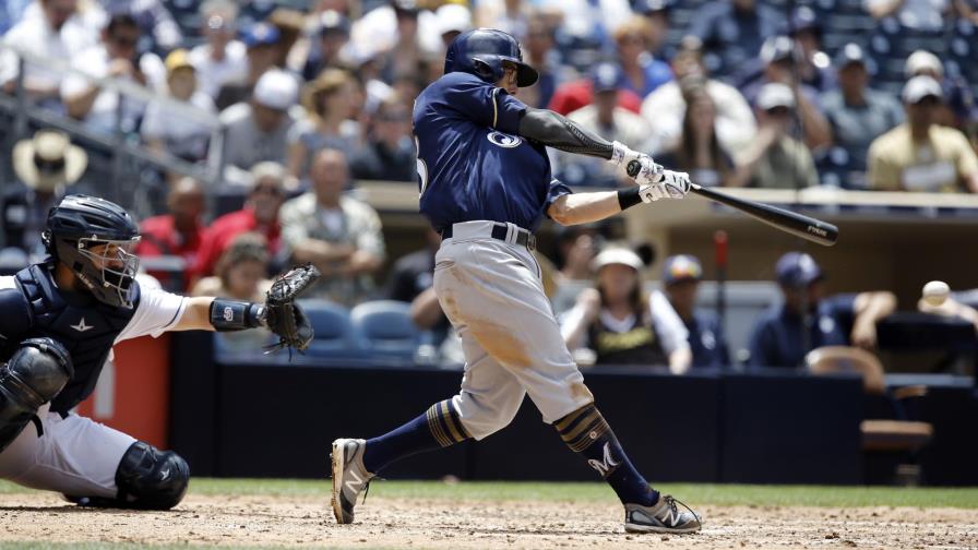 Eric Sogard suma cuatro hits y tres empujadas; Cerveceros vencen a Padres 